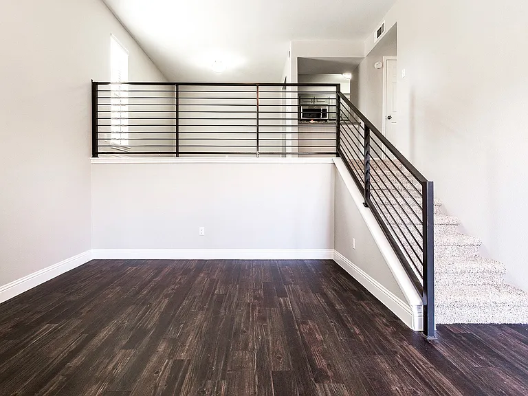 Vine Apartments — Photo 23