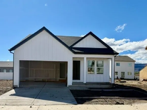 2141 Moon River Rd, Grand Junction, CO 81505