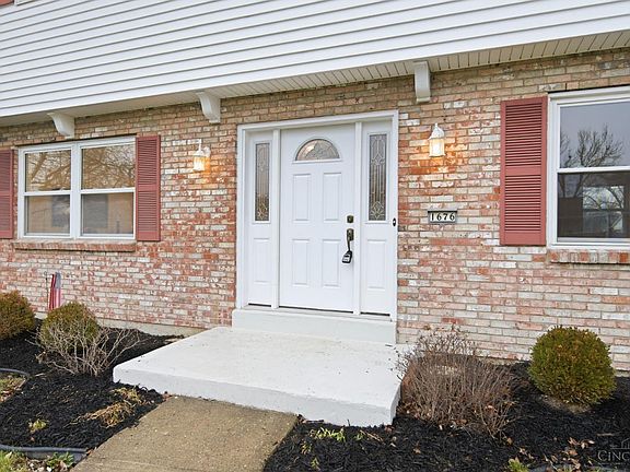 3rd image of 1676 Laval Dr