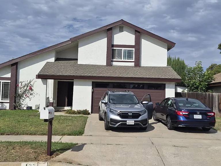 1231 Armstrong Cir — Photo 1