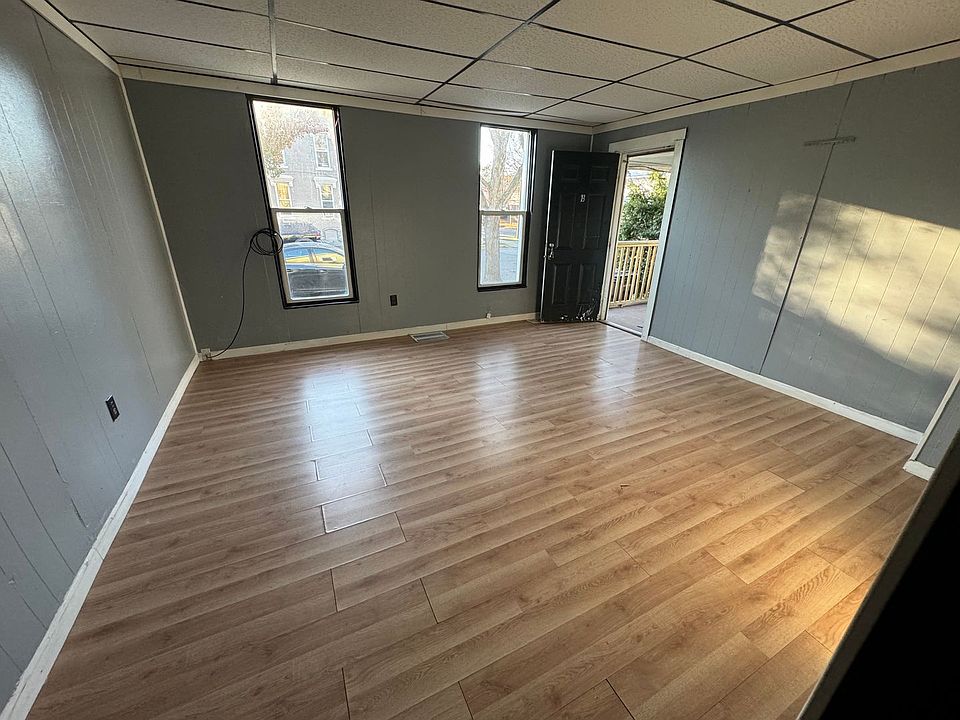 2nd image of 431 W Marion St #B-1ba