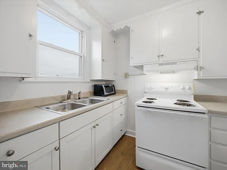 310 N Potomac St #3N — Photo 8