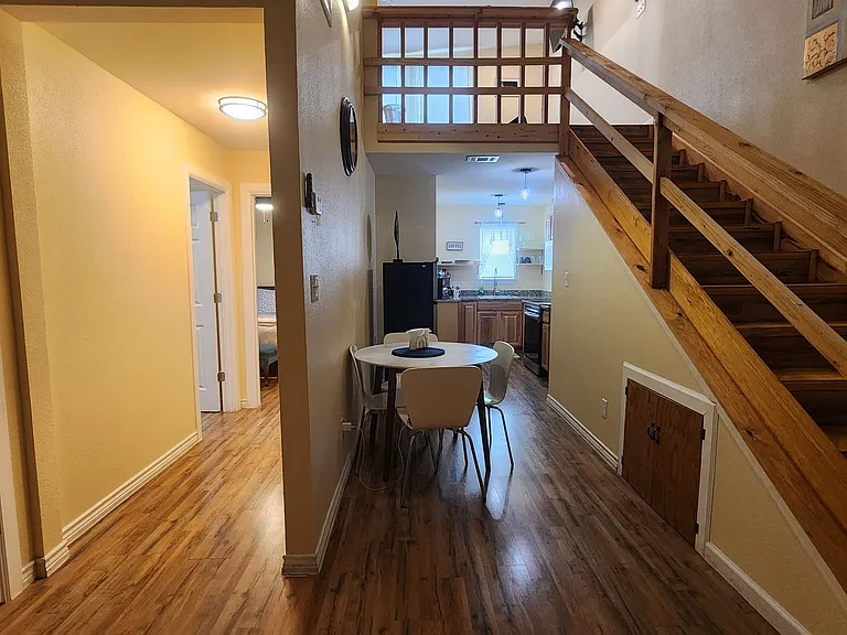 215B Shelley Ln — Photo 3