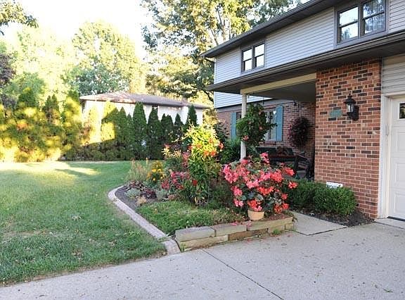 4th image of 9587 Shalemar Dr