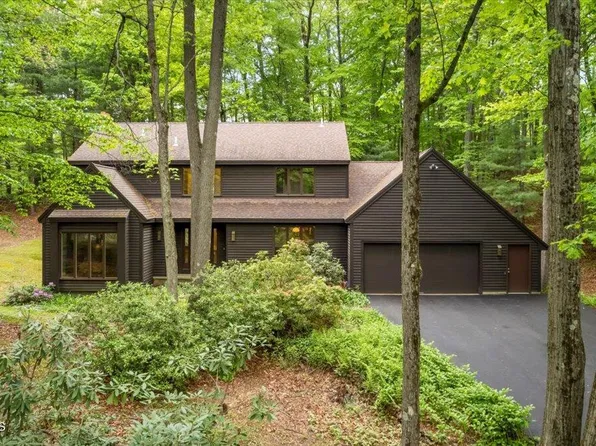 38 Robinwood Drive, Clifton Park, NY 12065