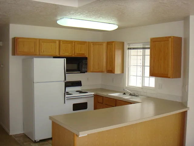 2242 S Stephen Ave — Photo 3