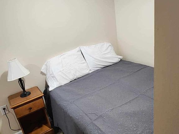 5th image of 24 N Kanawha St #106