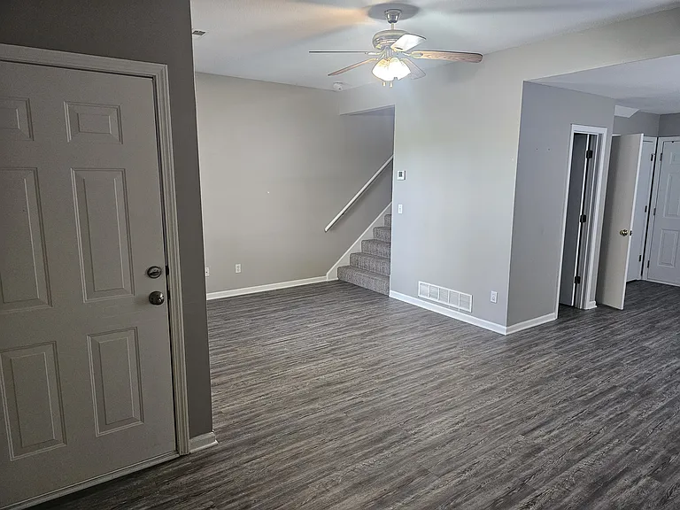 21531 S Peculiar Dr — Photo 8