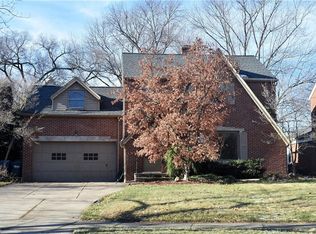 21216 N Park Dr, Fairview Park, OH 44126