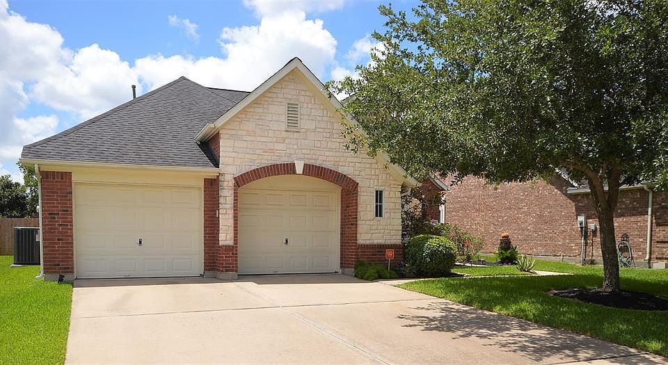1st image of 21811 Silverpeak Ct
