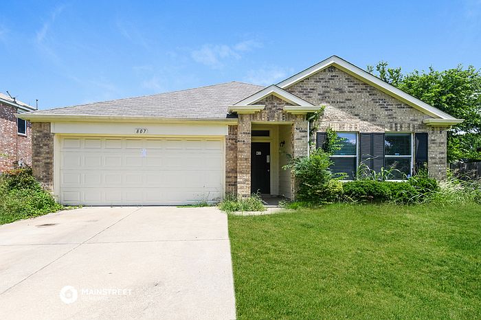 1st image of 807 Creekside Dr