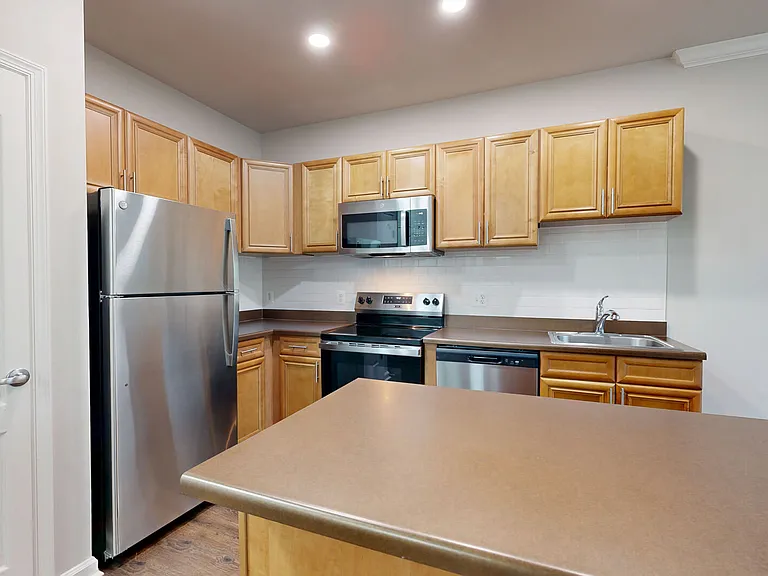 Signal Hill Apartment Homes — Photo 39