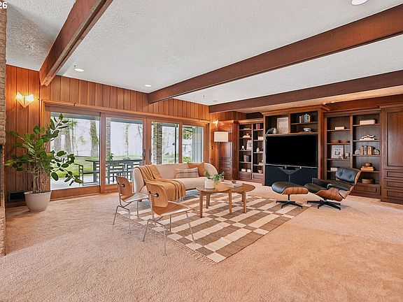 4th image of 4381 Shoreline Dr N