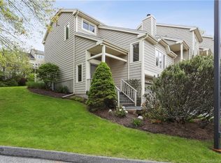 12 Boulevard Dr #15-101, Danbury, CT 06810
