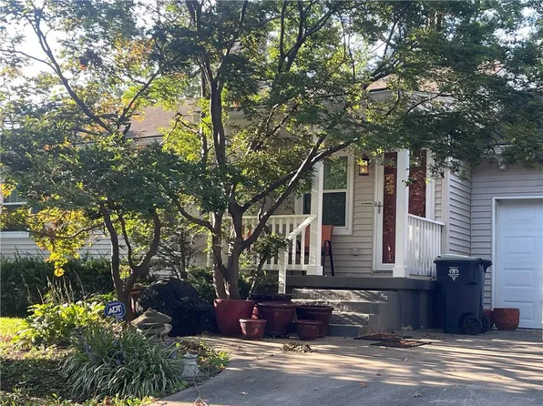 107 W Navajo Ln, Kansas City, MO 64114