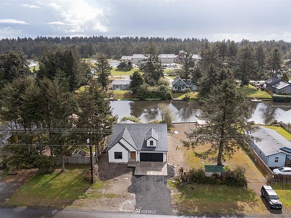 3rd image of 348 Point Brown Ave SE