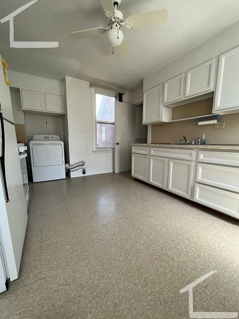 Building Photo - 30 Myrtle Ave #2B