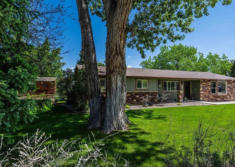 1st image of 66111 Juniper Court