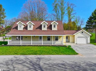 8377 Zosel St, Onekama, MI 49675