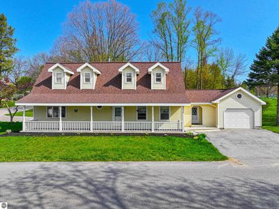 8377 Zosel St, Onekama, MI, 49675