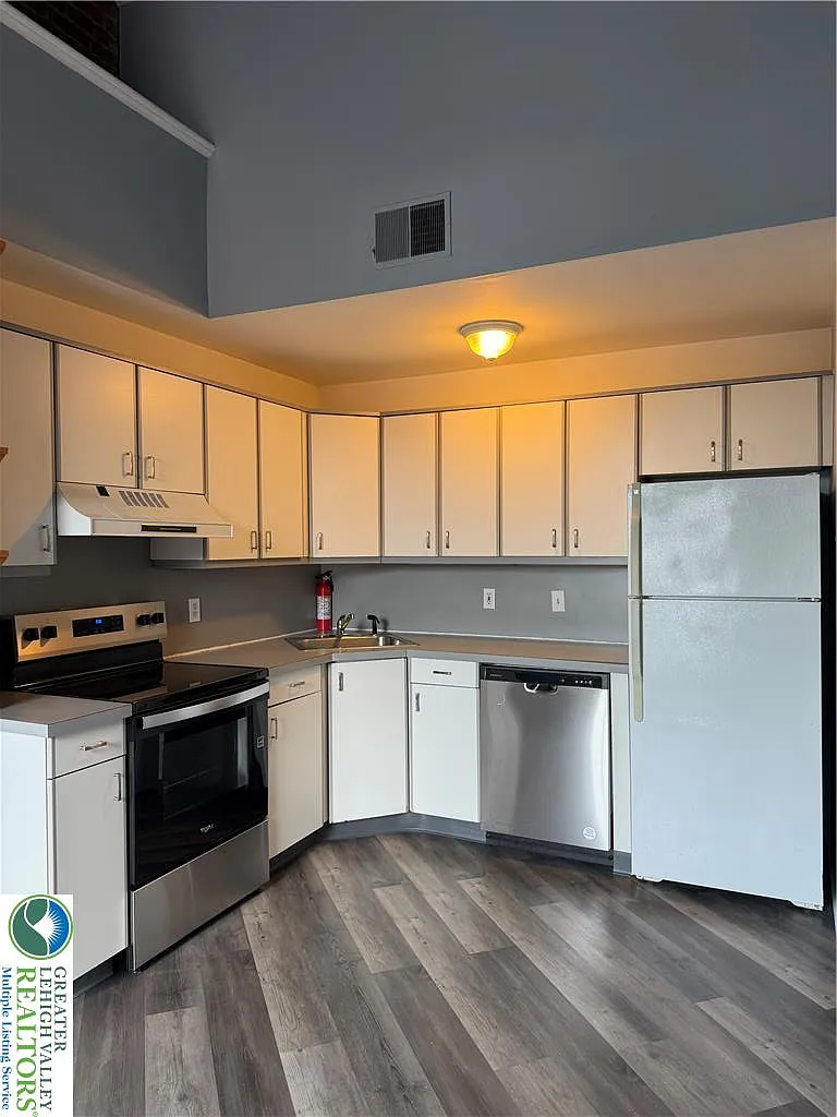 2 bed, 1.0 bath, 1200 sqft, $1,850 — Photo 4