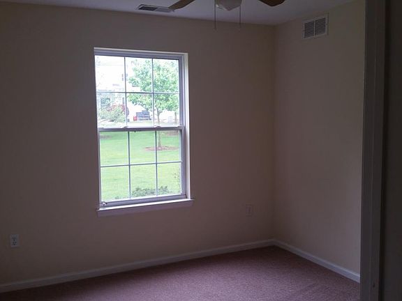 4th image of 848 Honeybrook Cir Floor 1