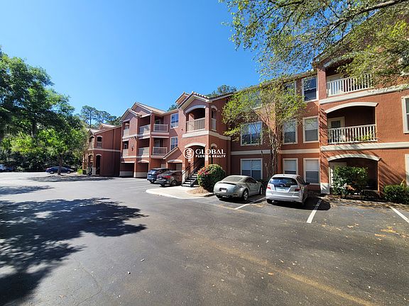 3rd image of 8824 Villa View Cir Unit 305