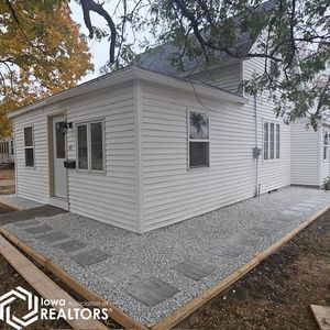 585 6th Ave SE, Britt, IA, 50423