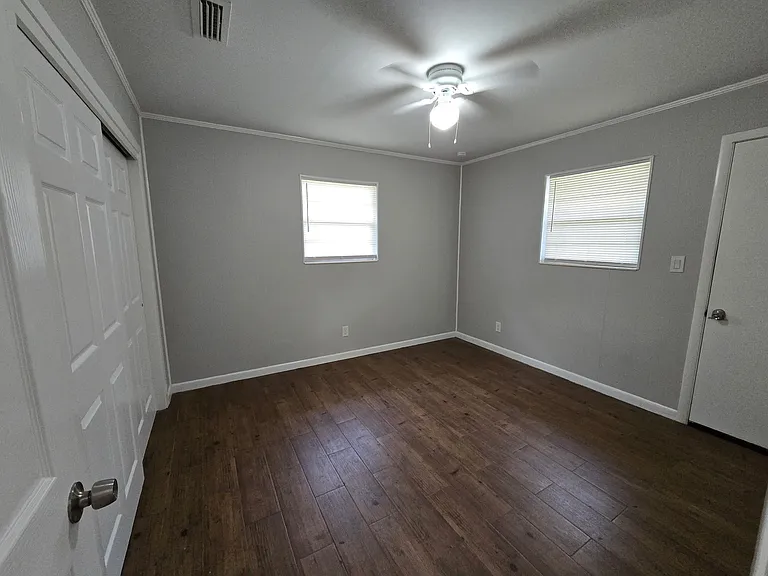 5802 E Highway 22 #1 — Photo 8