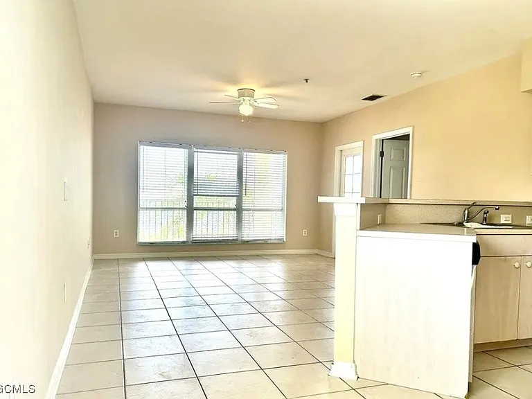 909 SW 47th Ter #201 — Photo 16