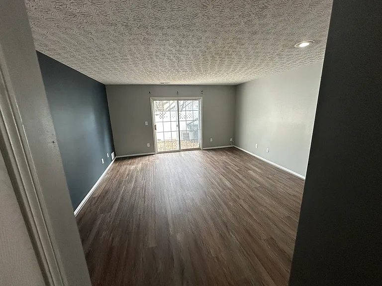 6806 Axtel Dr #20C — Photo 4