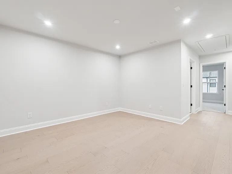 407 Renwood Trl — Photo 13