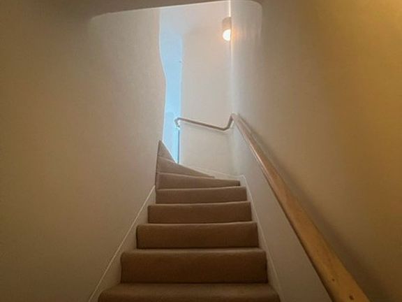 4th image of 347 Ramona St APT 4
