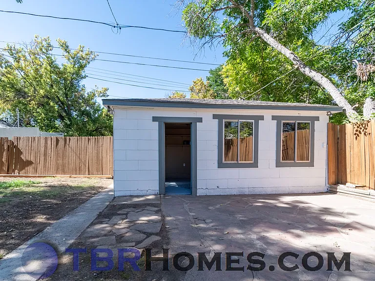 4285 S Delaware St — Photo 15
