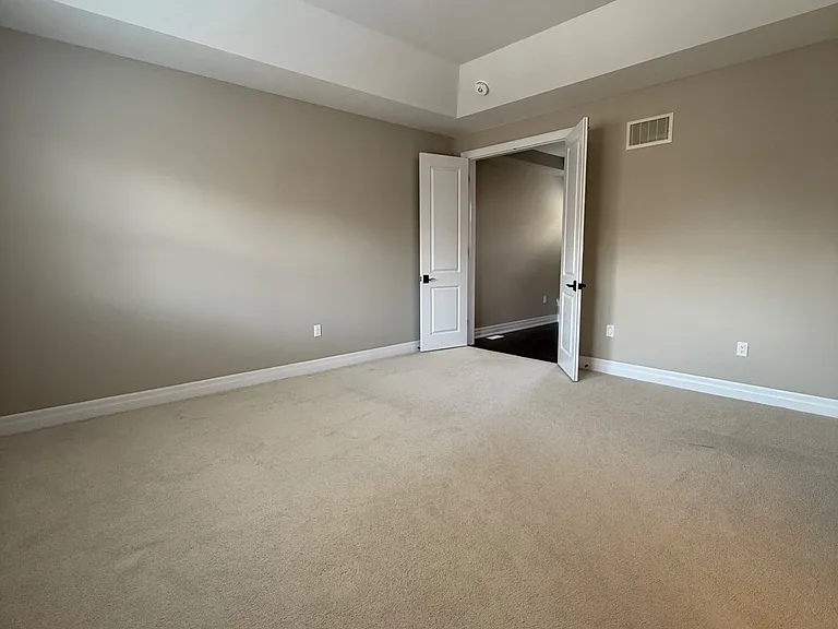 222 N Park Blvd — Photo 21
