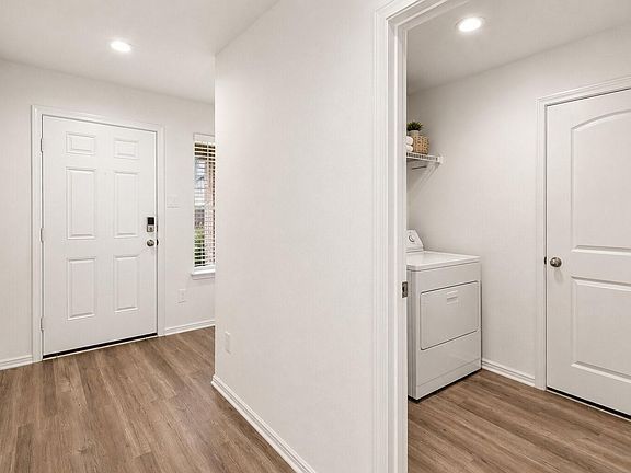 4th image of 5306 Evergreen Heights Ln