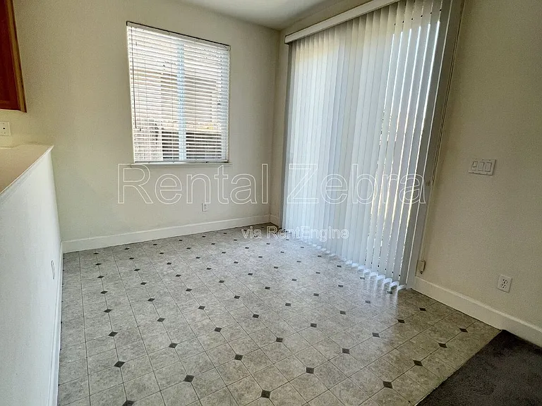 459 Jacobs Dr — Photo 10