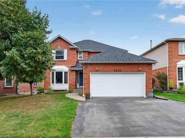 3222 Wentworth St, Burlington, ON L7M 2N4