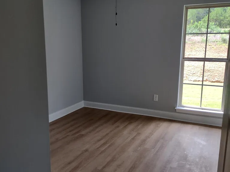 599 Westfield Dr — Photo 9