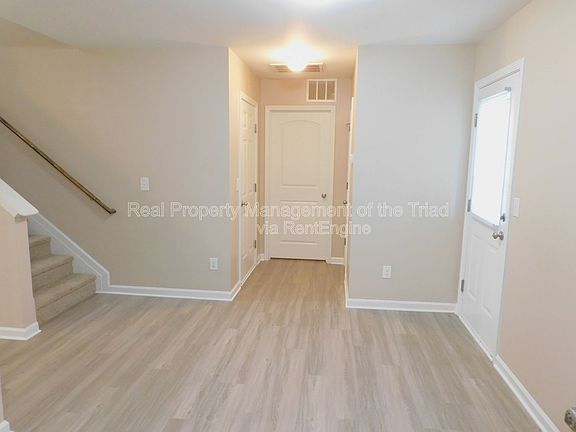 4th image of 2035 Chapel Park Ln