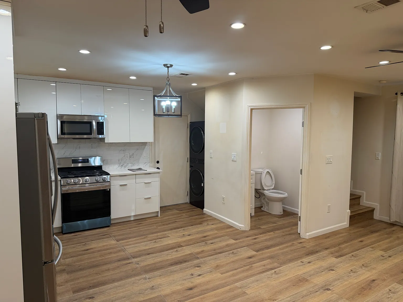2 bed, 2.5 bath, 800 sqft, $2,800 — Photo 2