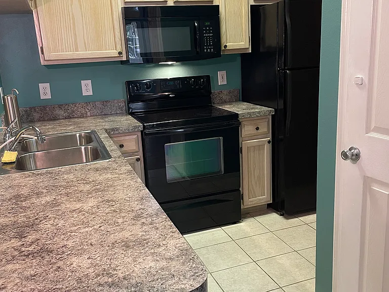 230 Colima Ct #924 — Photo 12