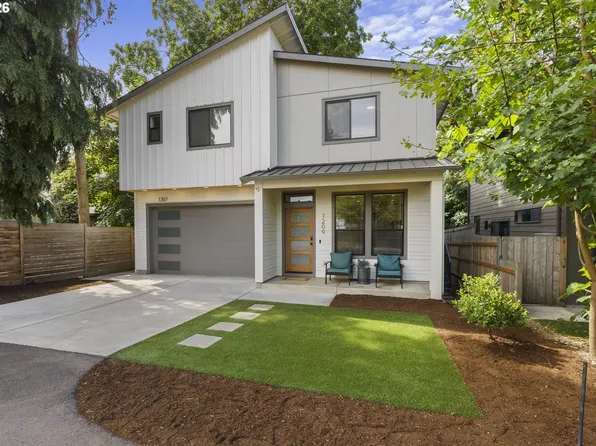 1207 W 20th St, Vancouver, WA 98660
