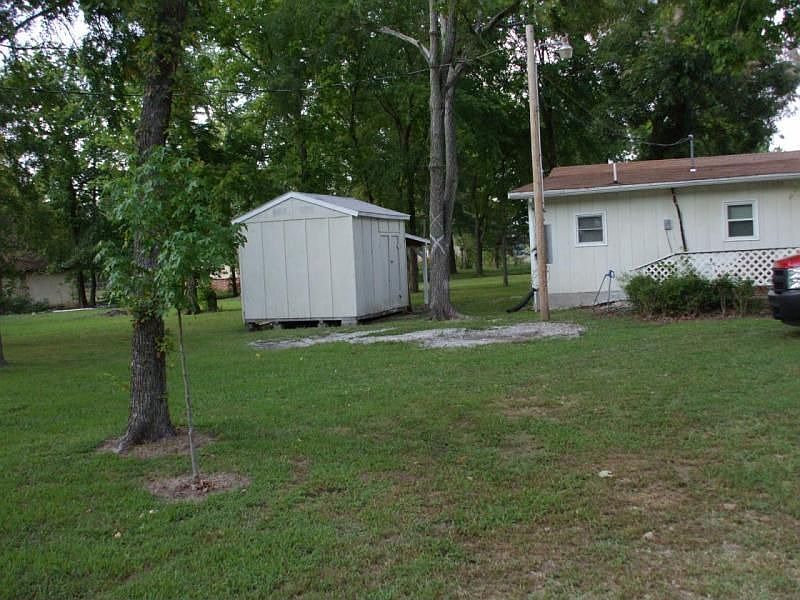 2nd image of 10883 N 441st Rd