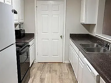 3 bed, 1292 sqft, $1,800 — Photo 2