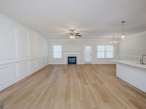 5th image of 1085 W Berkley Ct