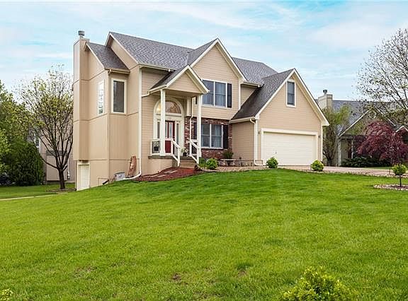 3rd image of 108 NE Paseo Pl