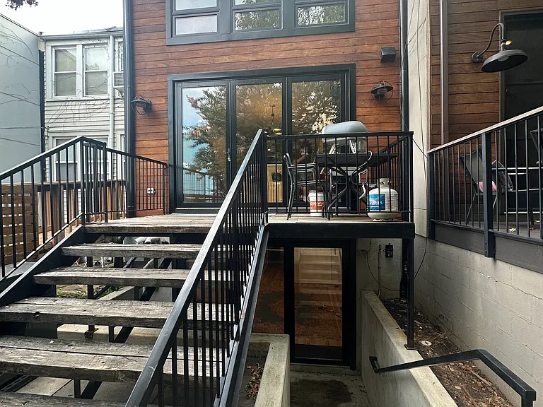 922 14th St SE — Photo 3