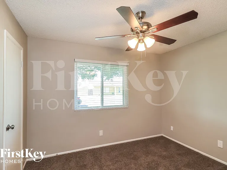 2604 E Boston St — Photo 12
