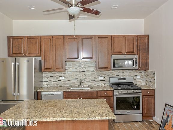 5th image of 1448 W Fullerton Ave #1